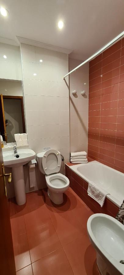 Apartamentos Elena ลาเรโด ภายนอก รูปภาพ