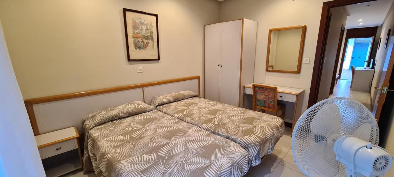 Apartamentos Elena ลาเรโด ภายนอก รูปภาพ