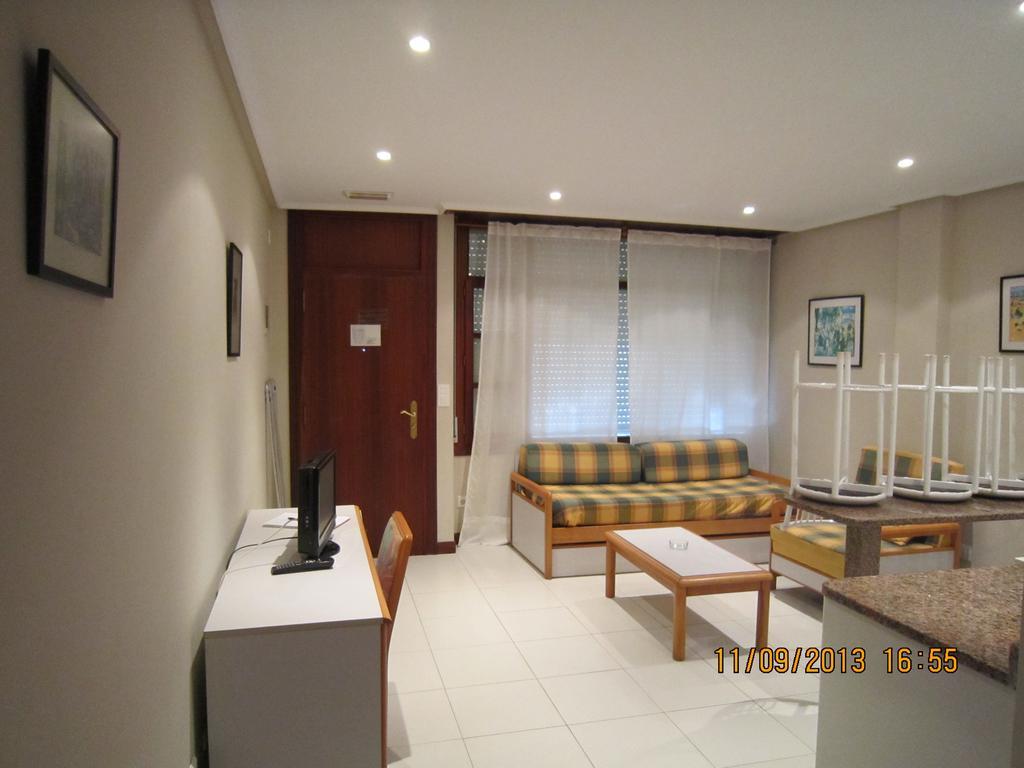 Apartamentos Elena ลาเรโด ภายนอก รูปภาพ