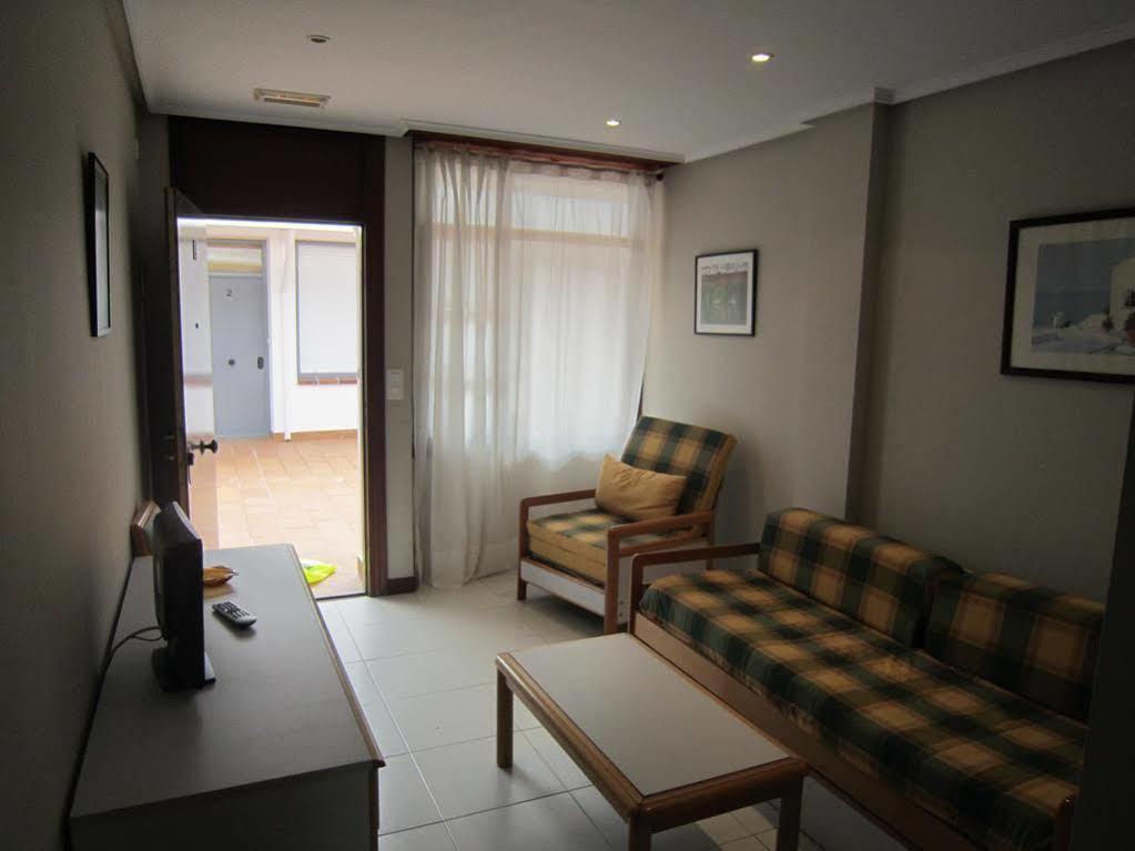 Apartamentos Elena ลาเรโด ภายนอก รูปภาพ
